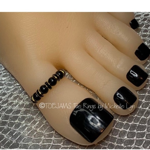 TOEJAMS Toe Rings by Michelle Lyn Jewelry - TOE RING Black Jacquard Crystals/Gold Plated, Elastic Stretch Big Toe Ring